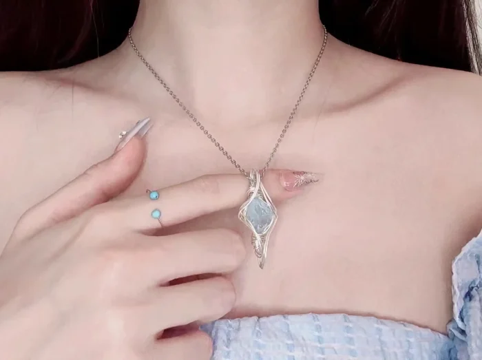 Handmade Raw Aquamarine Pendant Necklace - Image 7